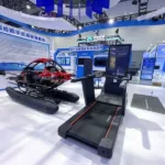 Teilnehmer erkunden den Visbody-Stand auf der 5. Global Digital Trade Expo